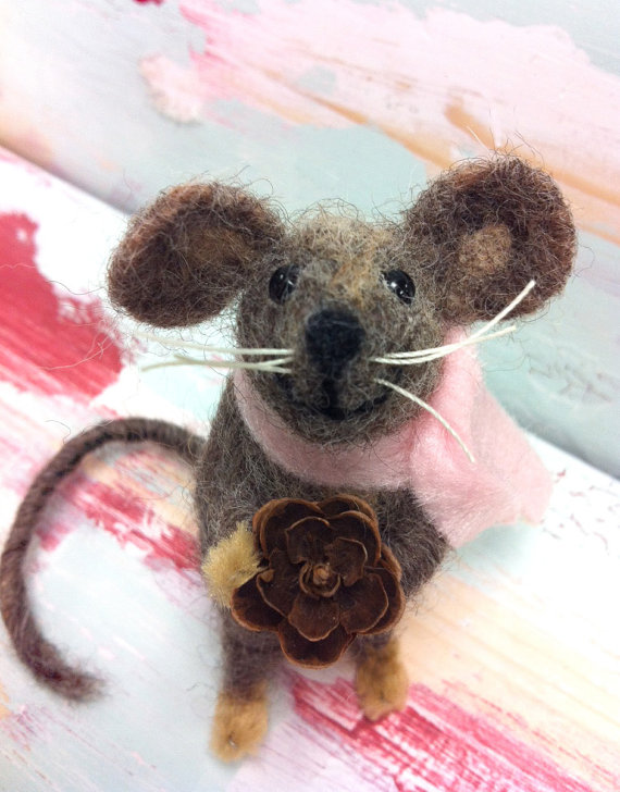 facci needle felted gray mouse.jpg