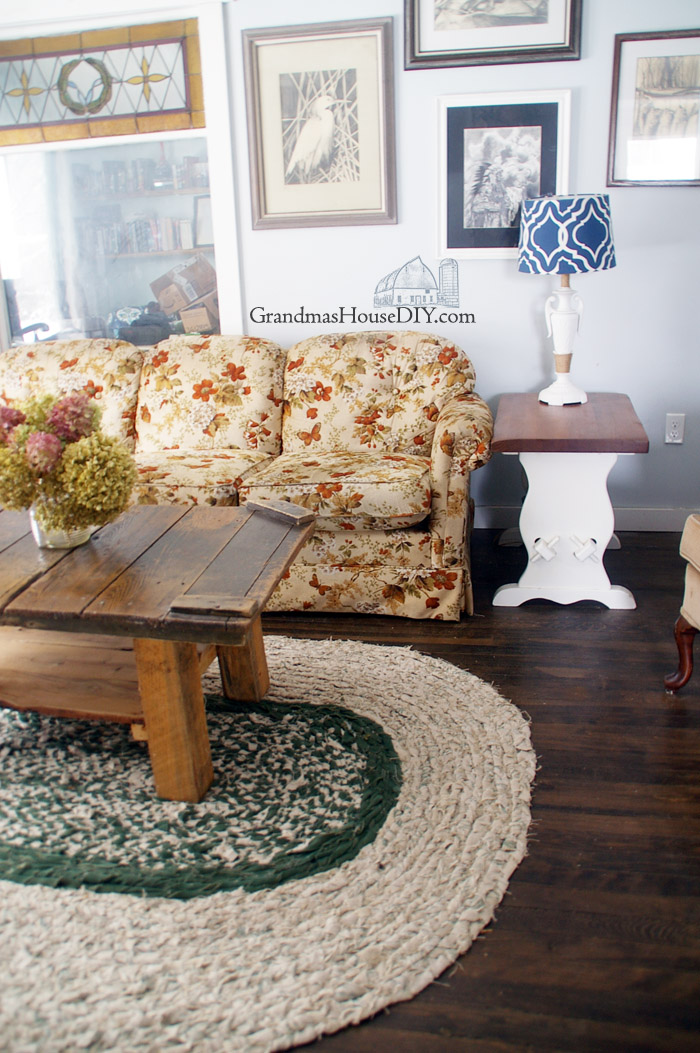 farmhouse-living-room-braided-rag-rug.jpg