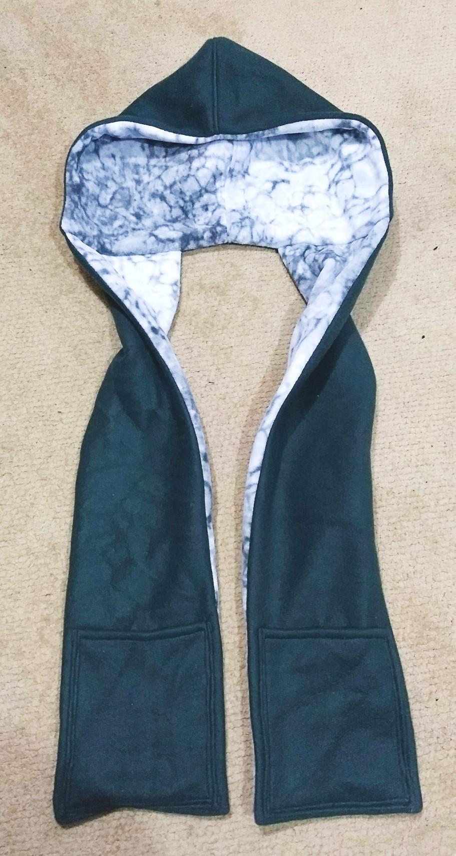 finished hooded scarf.jpg