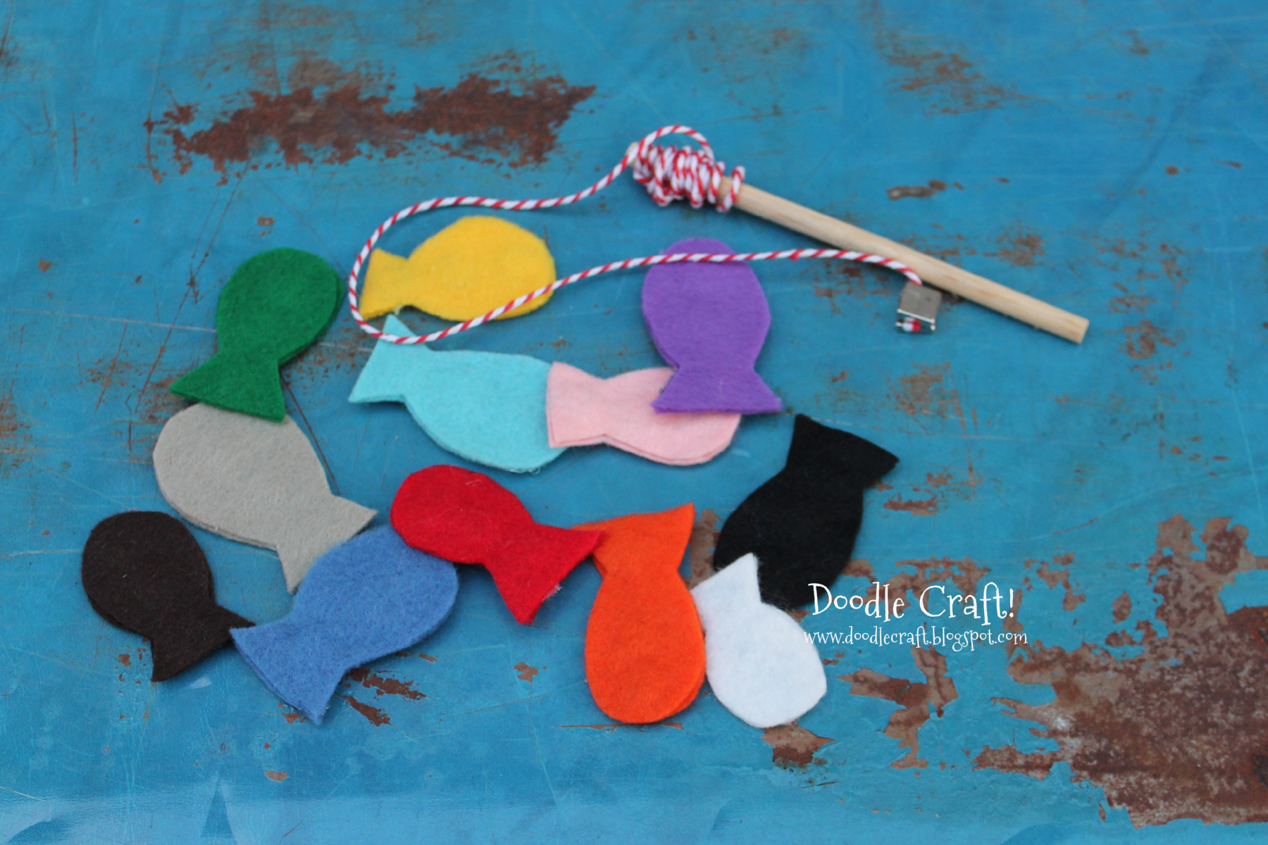 fish kit magnets washers felt fishing pole and tin colors.jpg