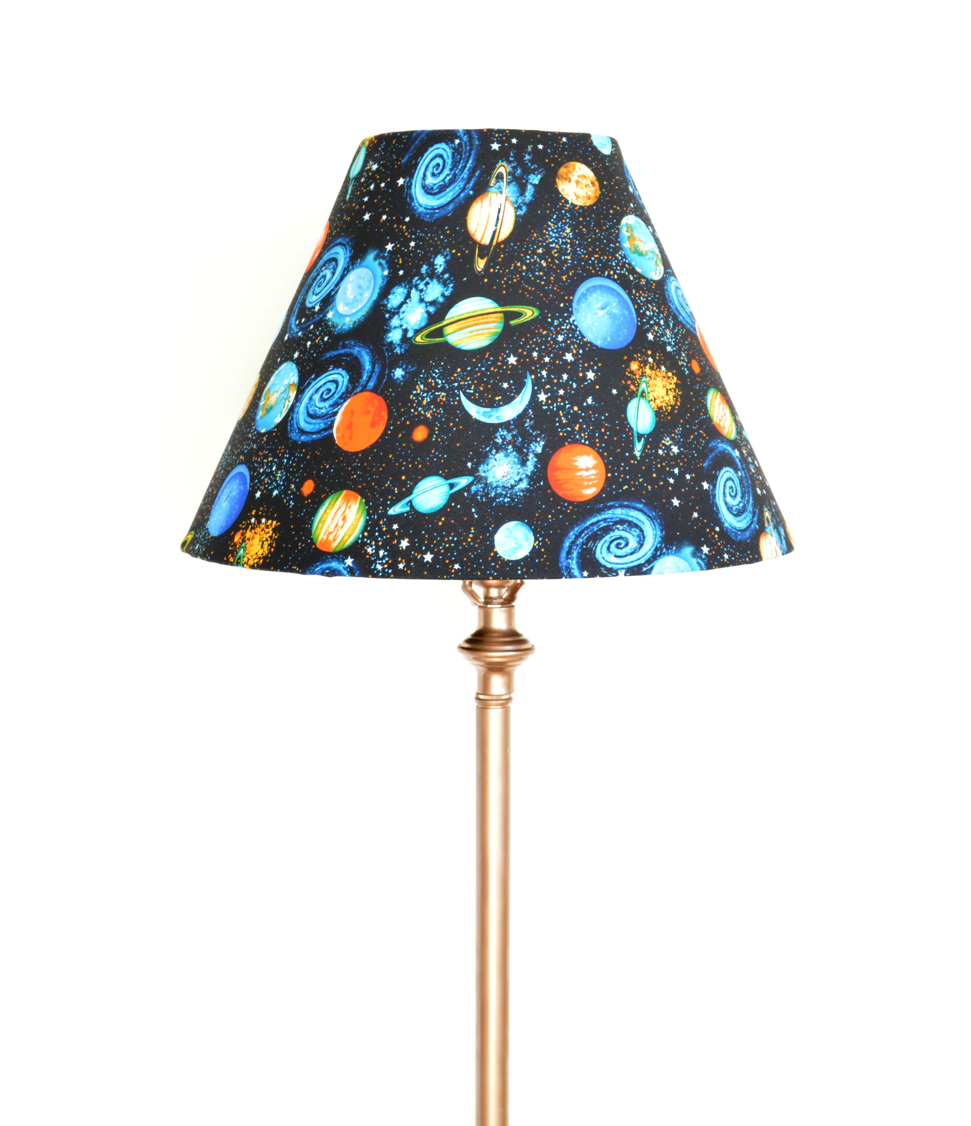 floor lamp with tray makeover.jpg