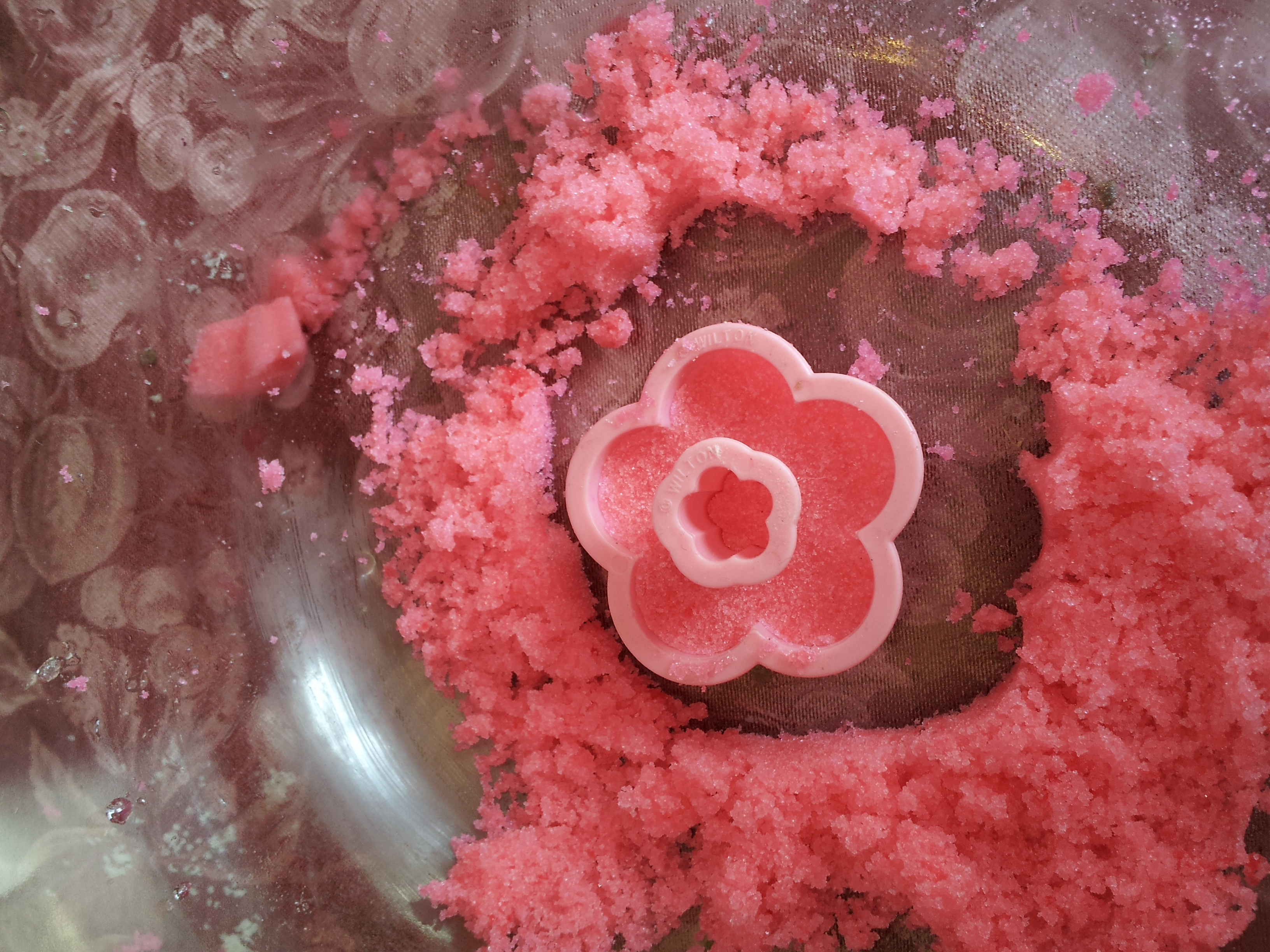 follow up pics sugar  mold and isomalt 019.jpg