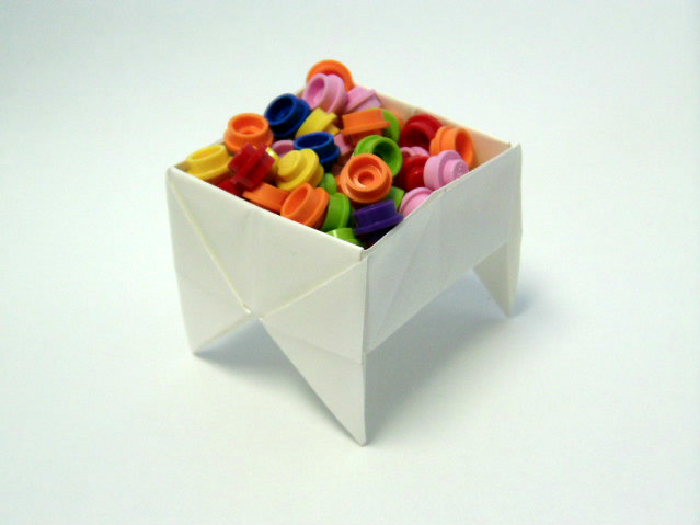 footed candy box.jpg