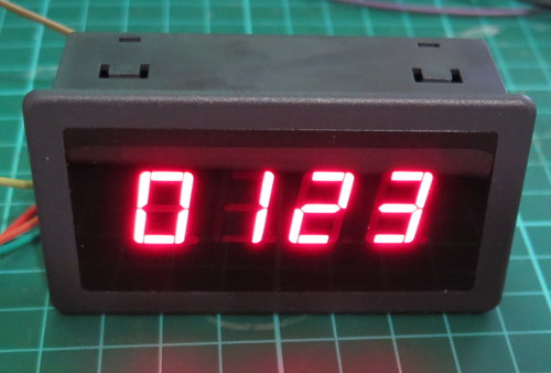 four-digit-seven-segment-display-with-enclosure-from-pmdway-0123.jpg