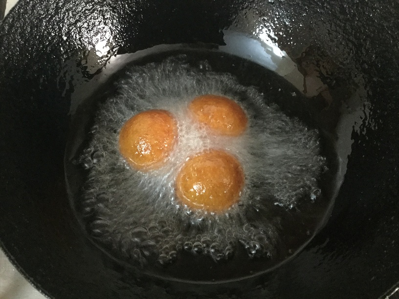 fried gulab jamuns.jpg