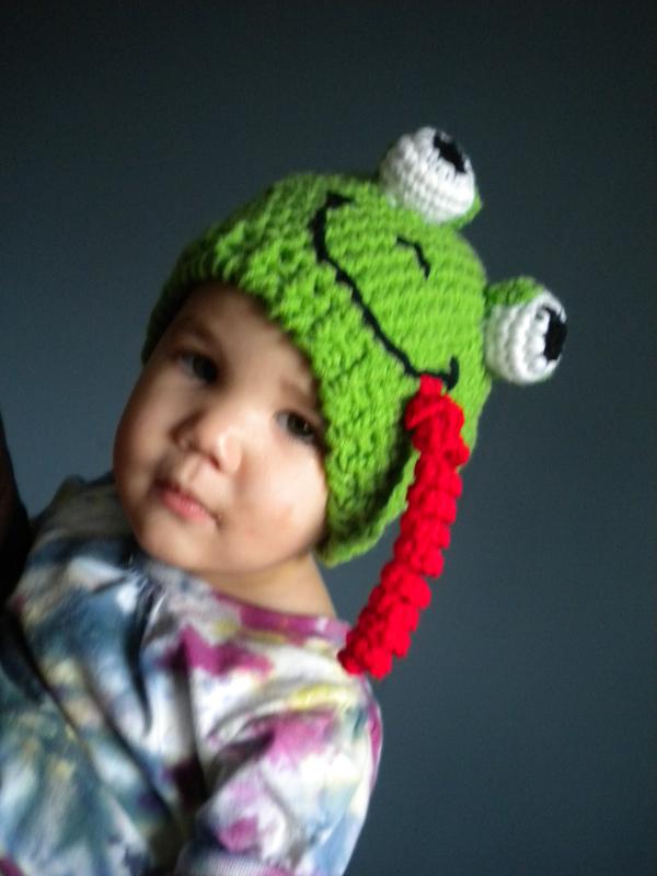 frog hat (37).jpg