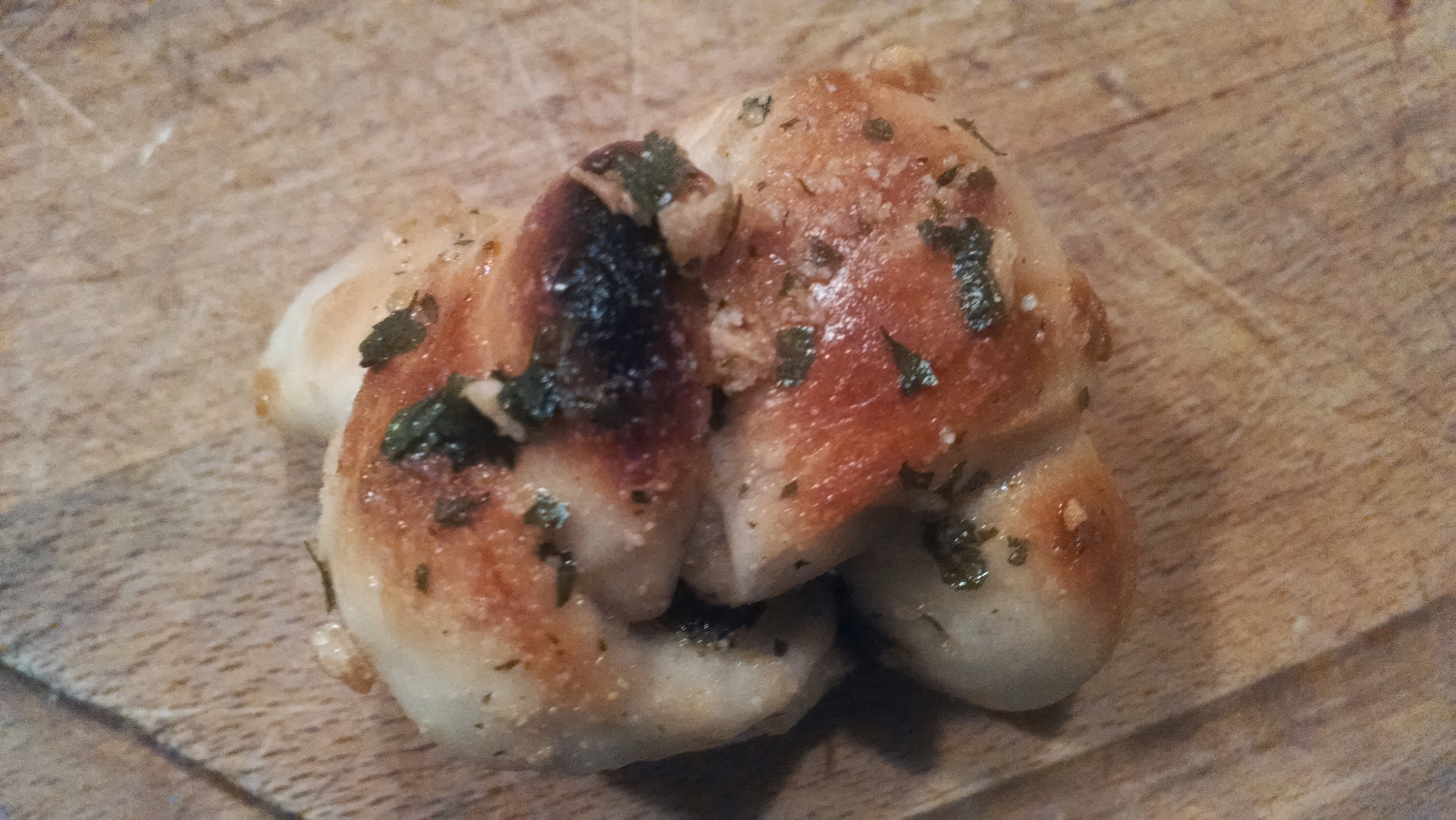 garlic knot top.jpg