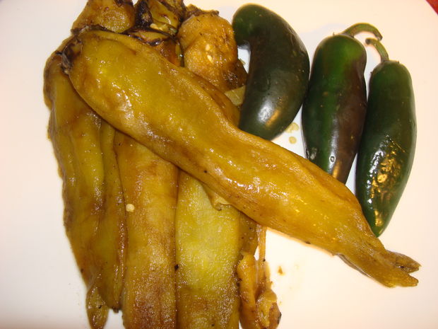 greenchilies2015d.jpg