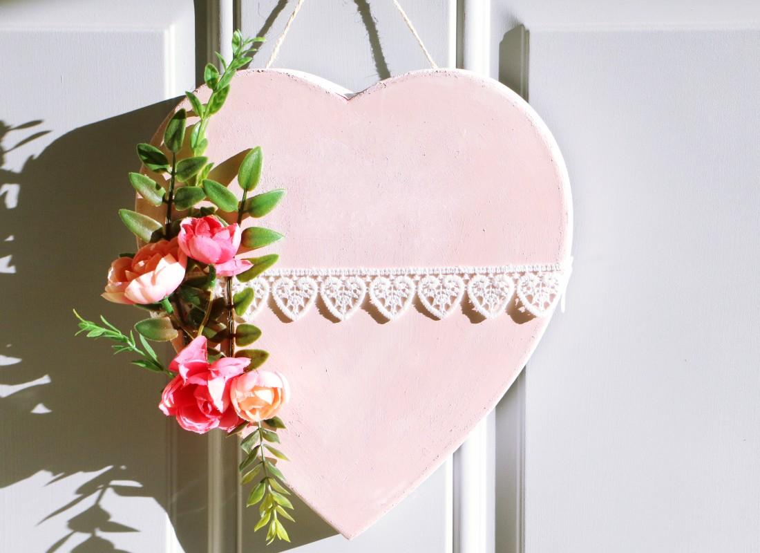 hanging heart decor1.jpg