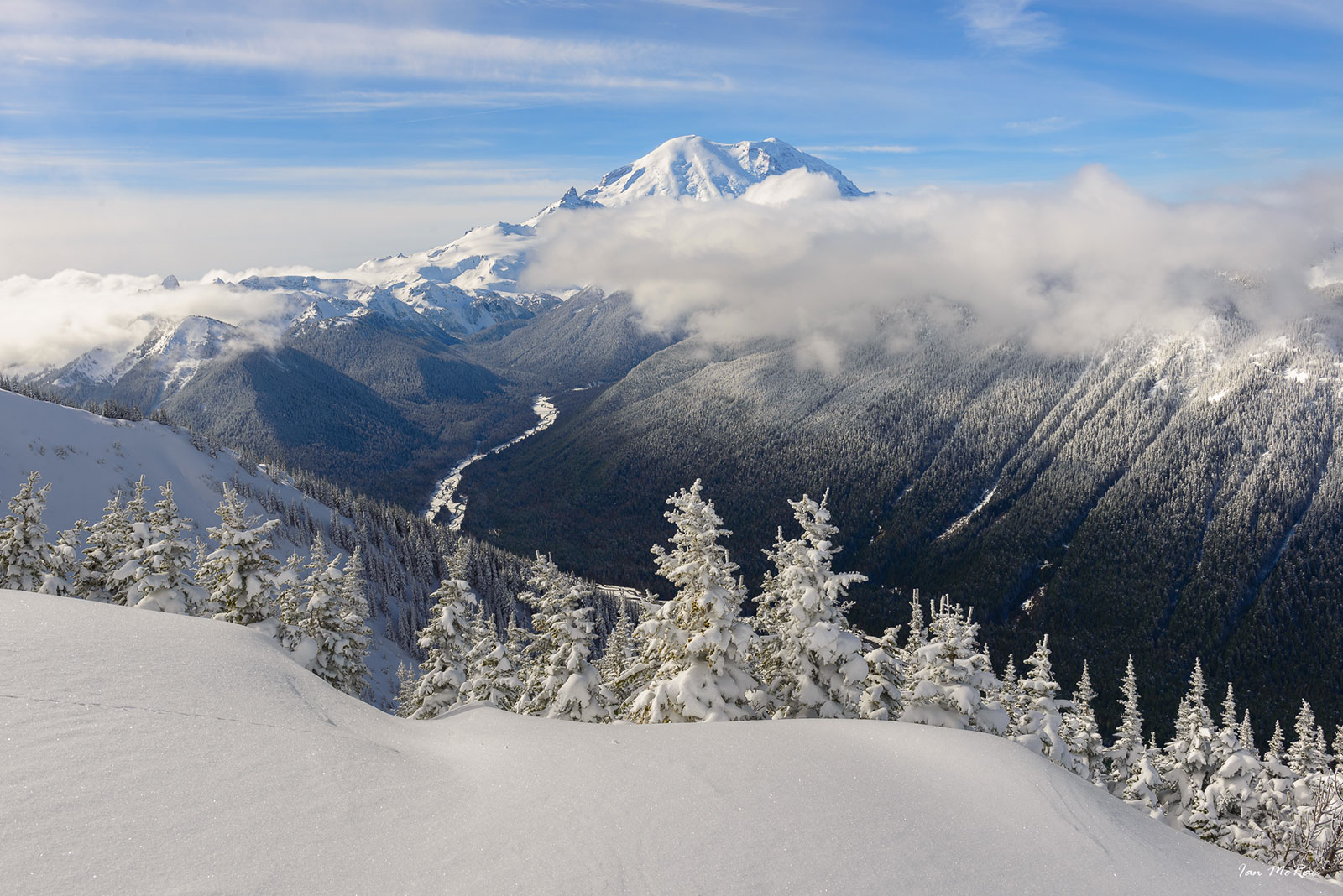 hero-mt-rainier-crystal-mountain-v3.jpg