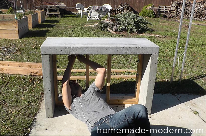 hmm_ep55_concretebar_step18.jpg