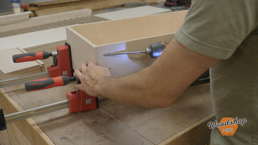 how to build drawer boxes with the kreg foreman.jpg