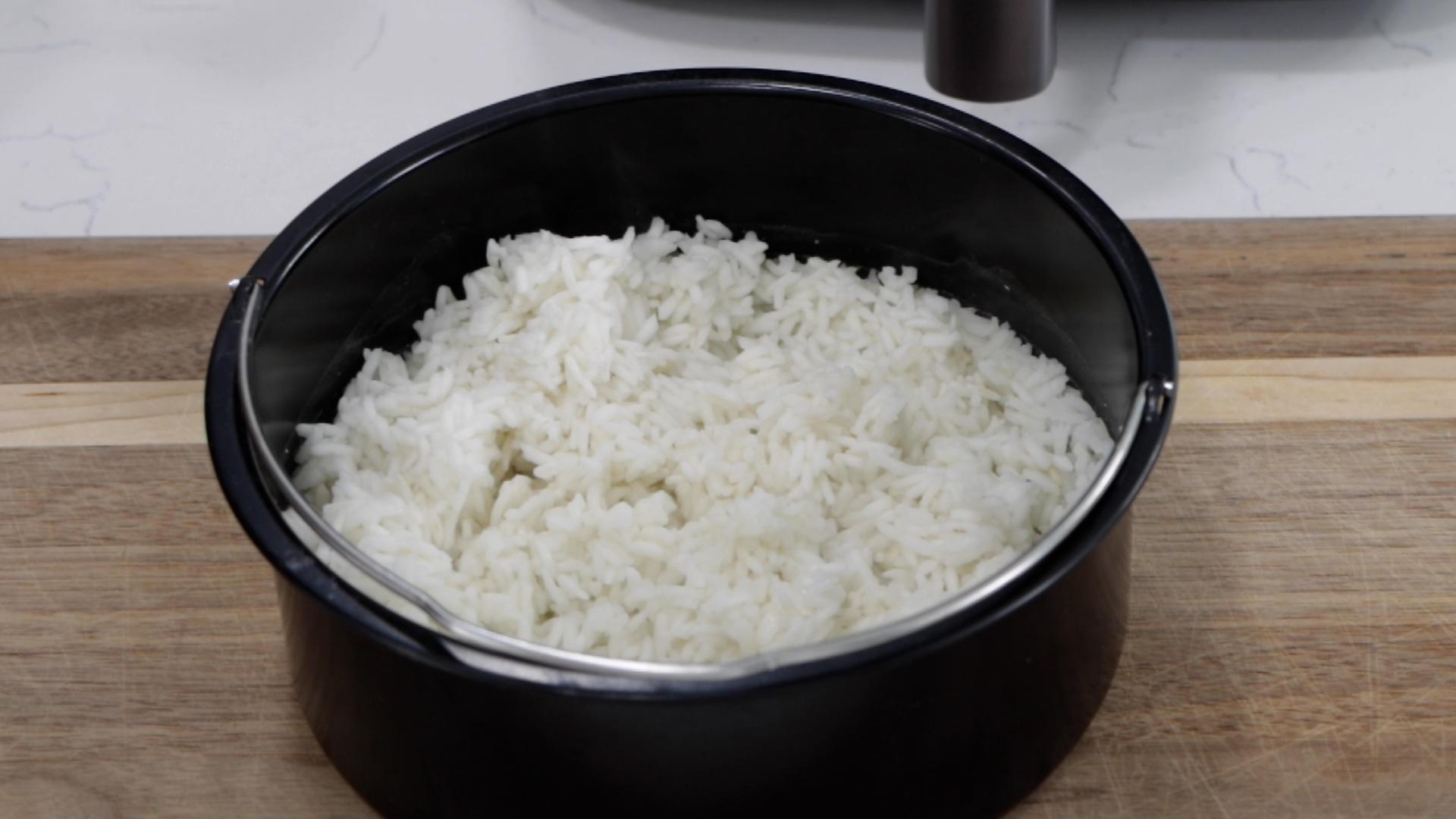 how to cook rice in air fryer.00_03_03_22.Still006.jpg