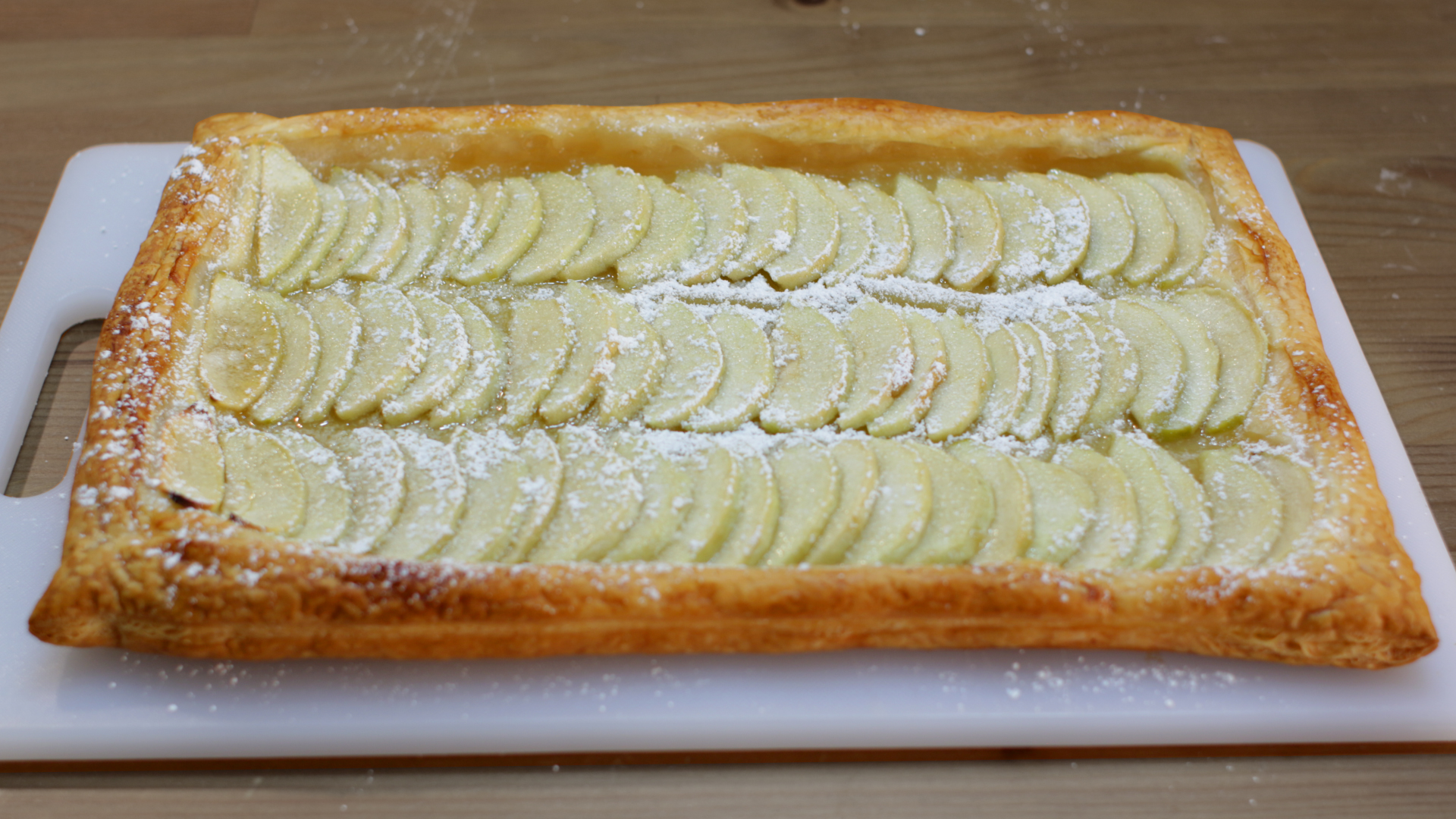 how to make an apple tart easy homemade puff pastry apple tart recipe.jpg