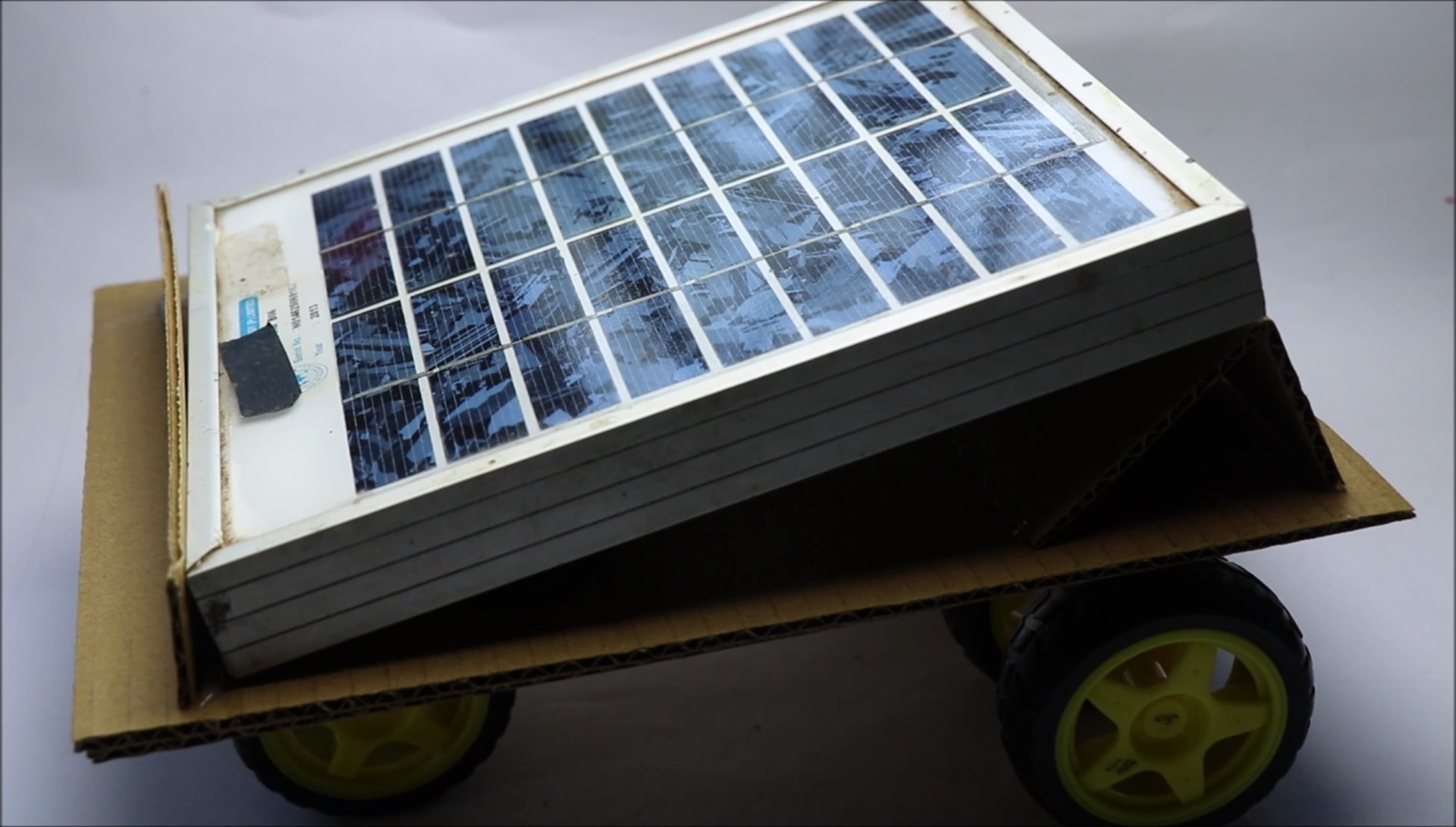 how to make solar car (10).png