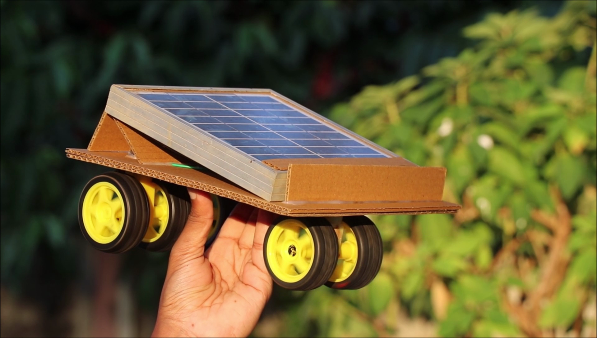 how to make solar car (22).png