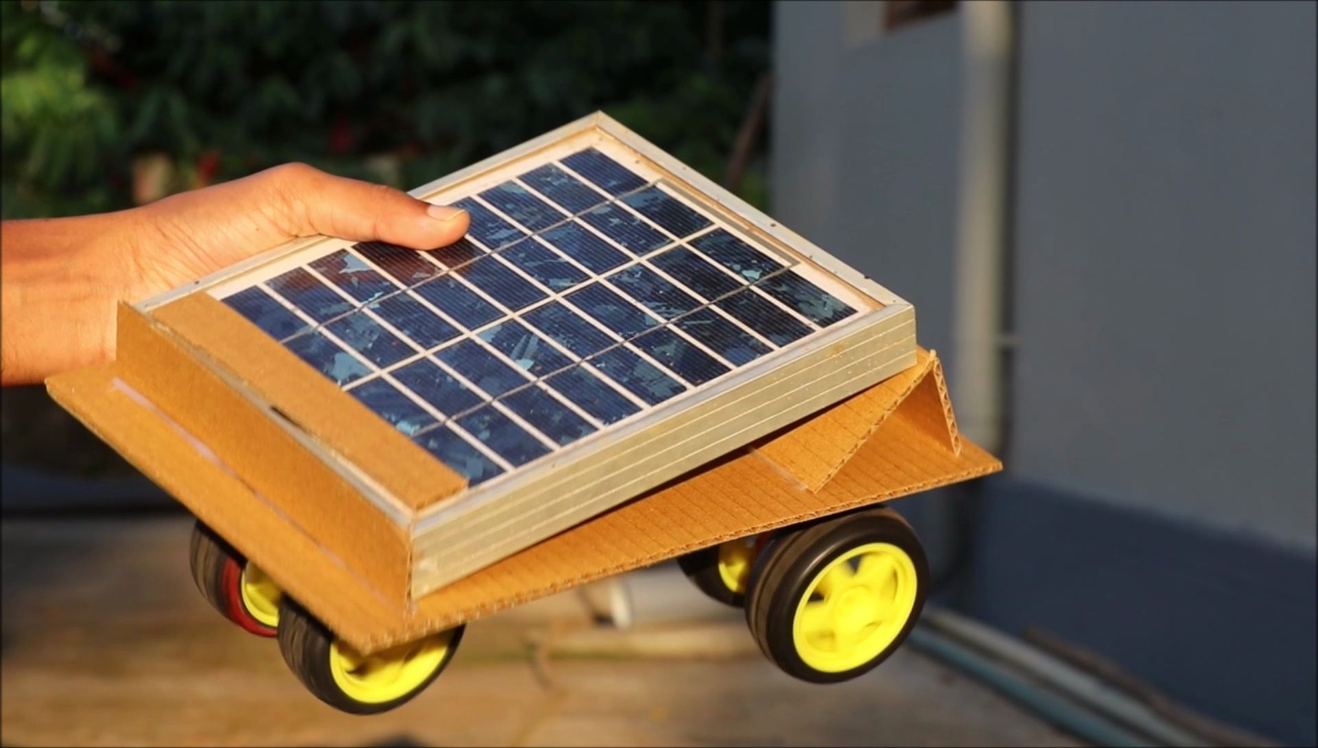 how to make solar car (4).png