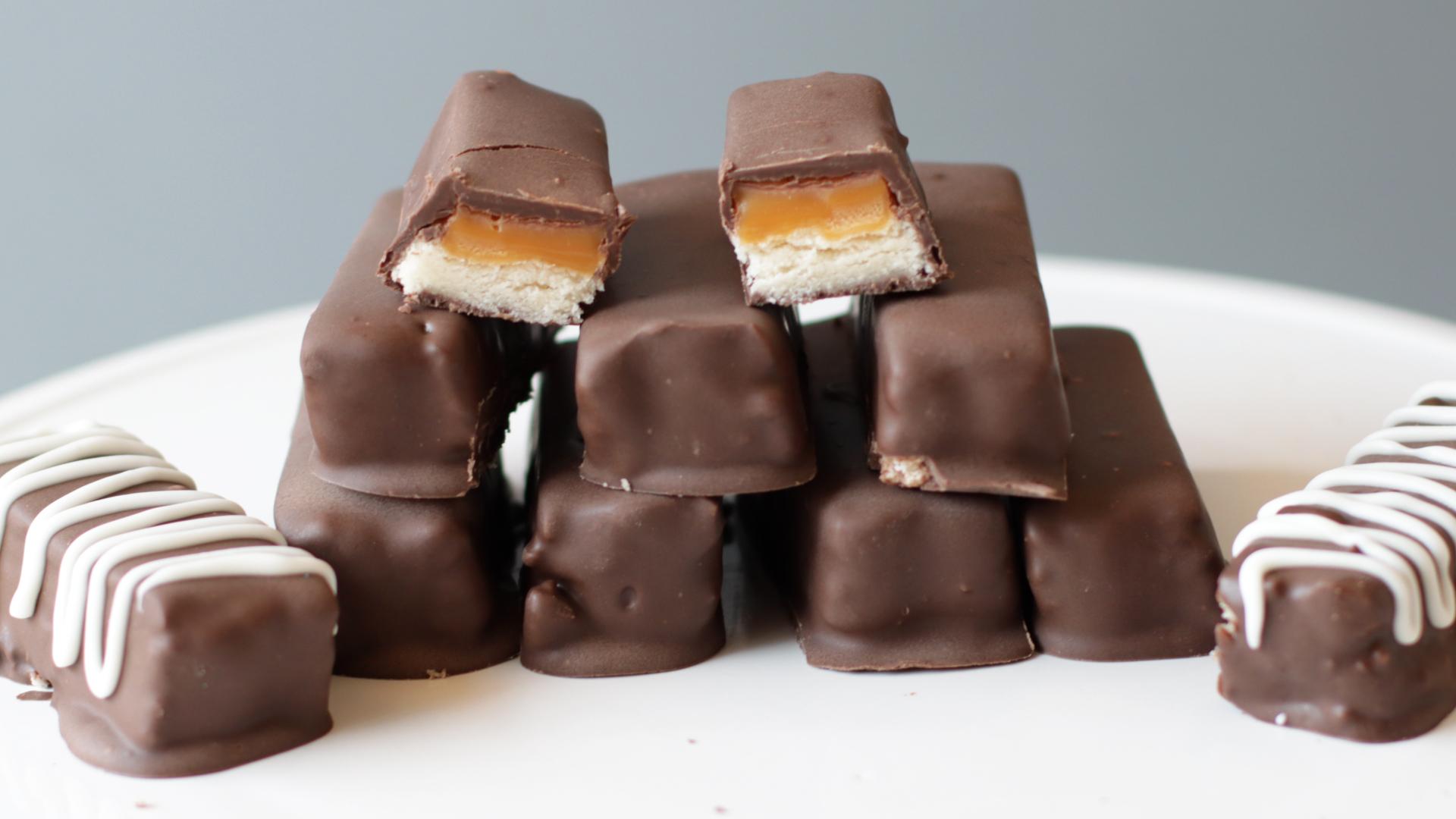 how to make twix bars copycat homemade twix cookie bars recipe.jpg