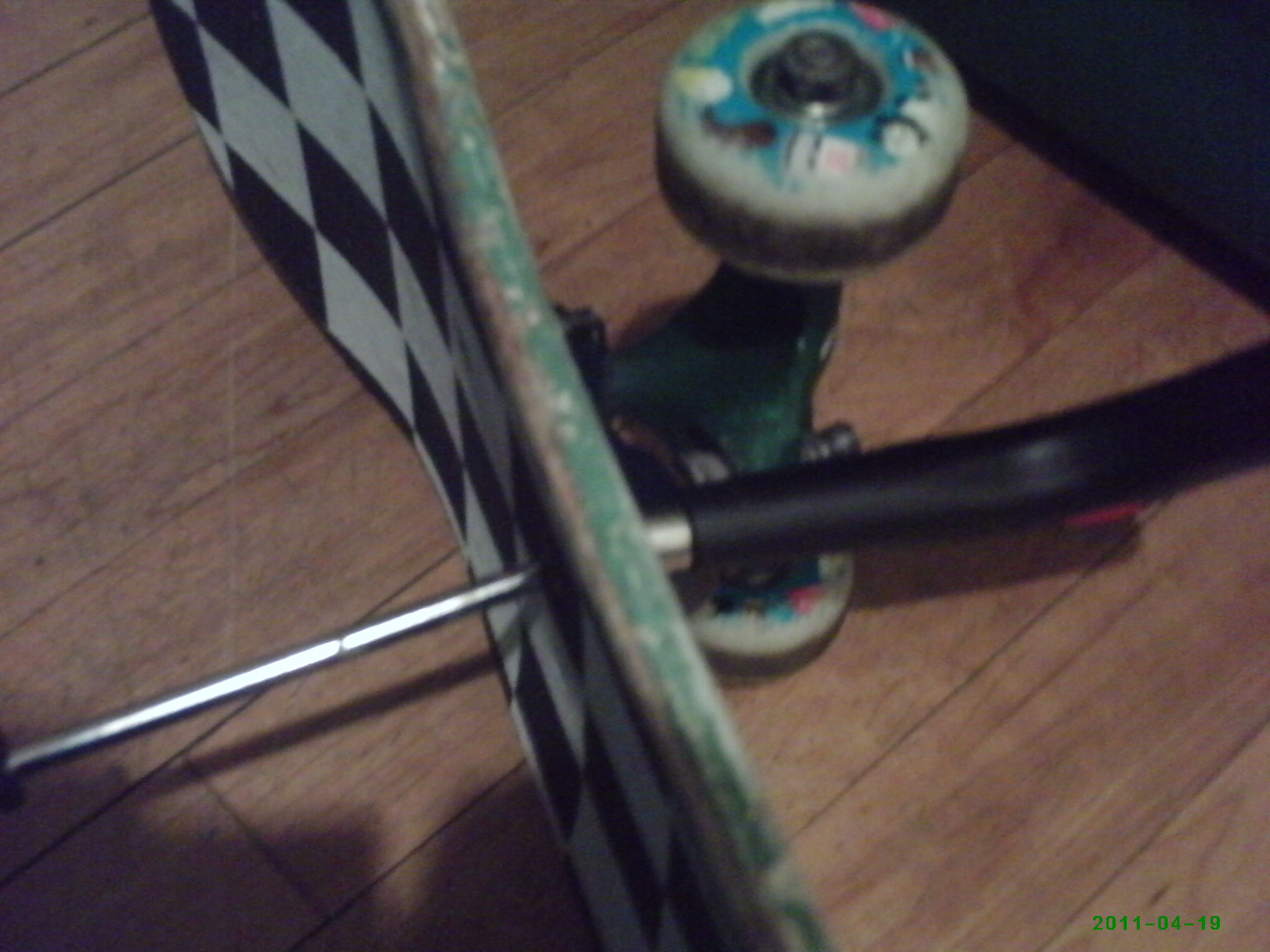 how to oil and put risers on skateboards 022.jpg