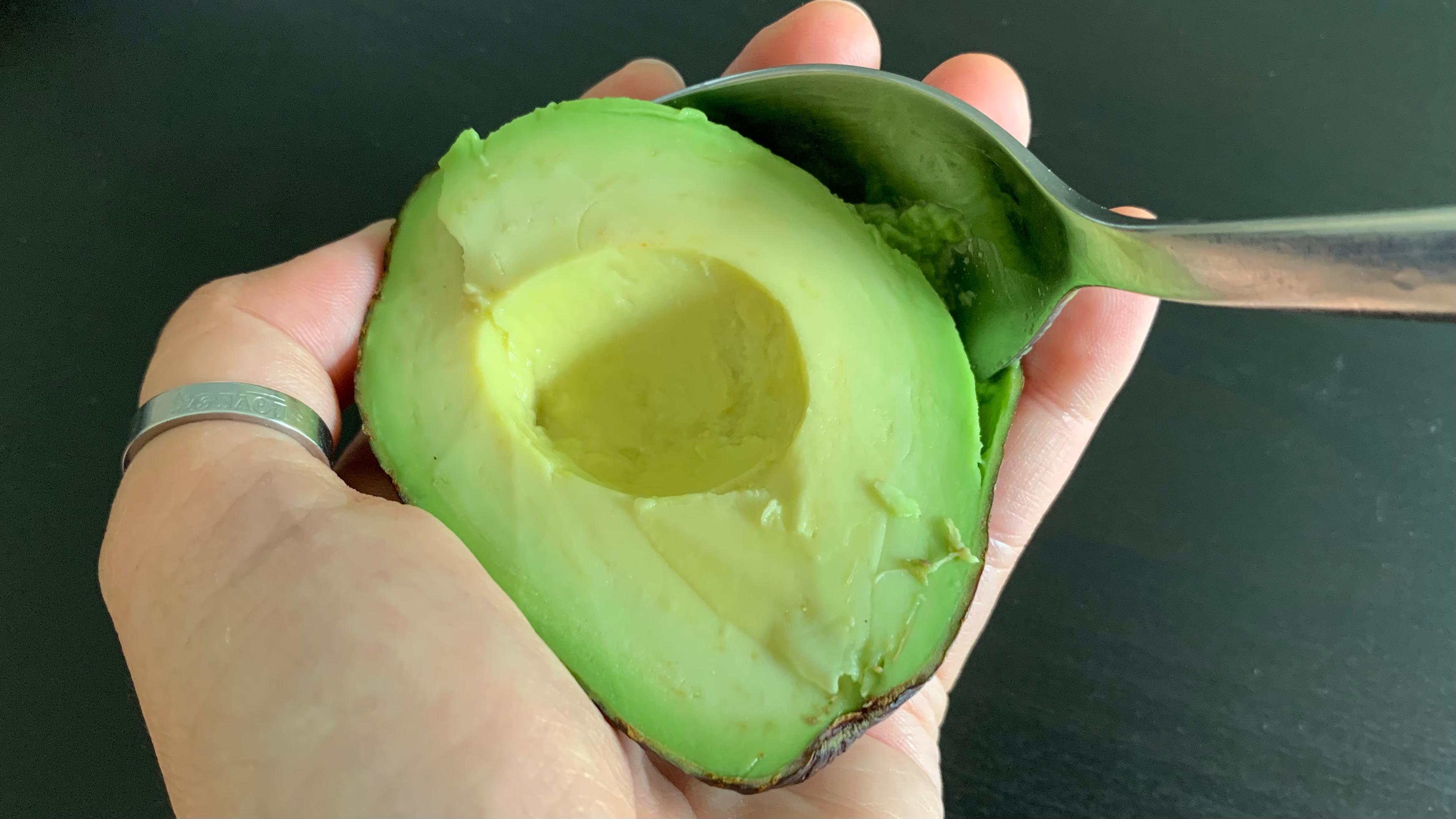 how-to-cut-an-avocado-3.jpeg