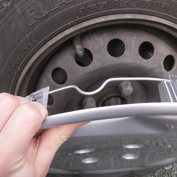 how-to-fit-car-wheel-trims-1.jpg