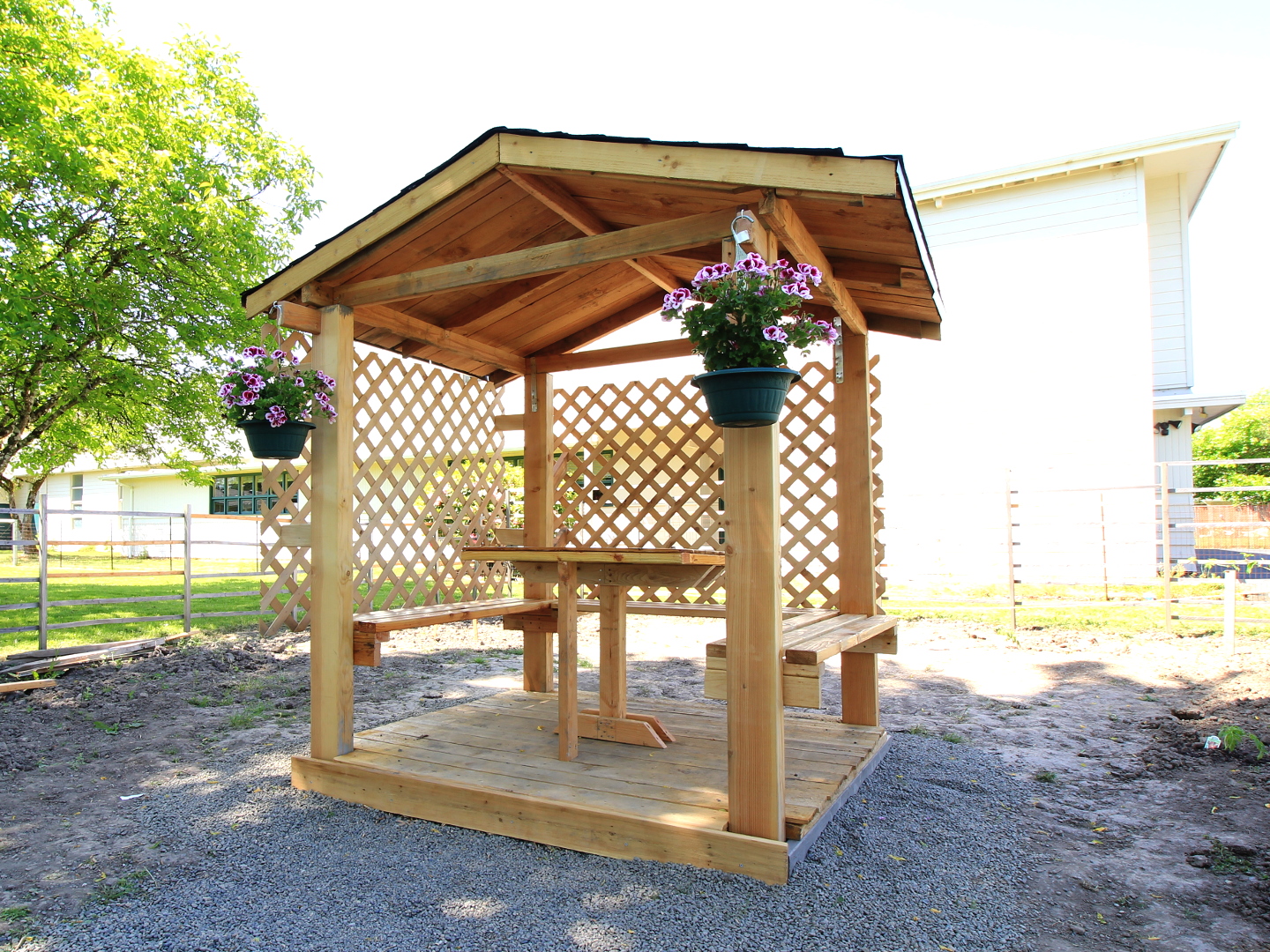 instructable_garden_gazebo.JPG