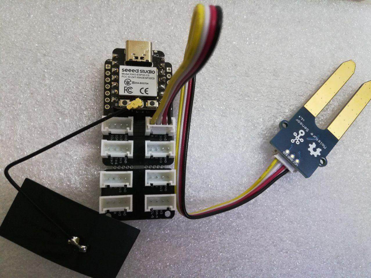 iot_plant_monitor_xiao_circuit_eSGLZ38fD4.jpeg