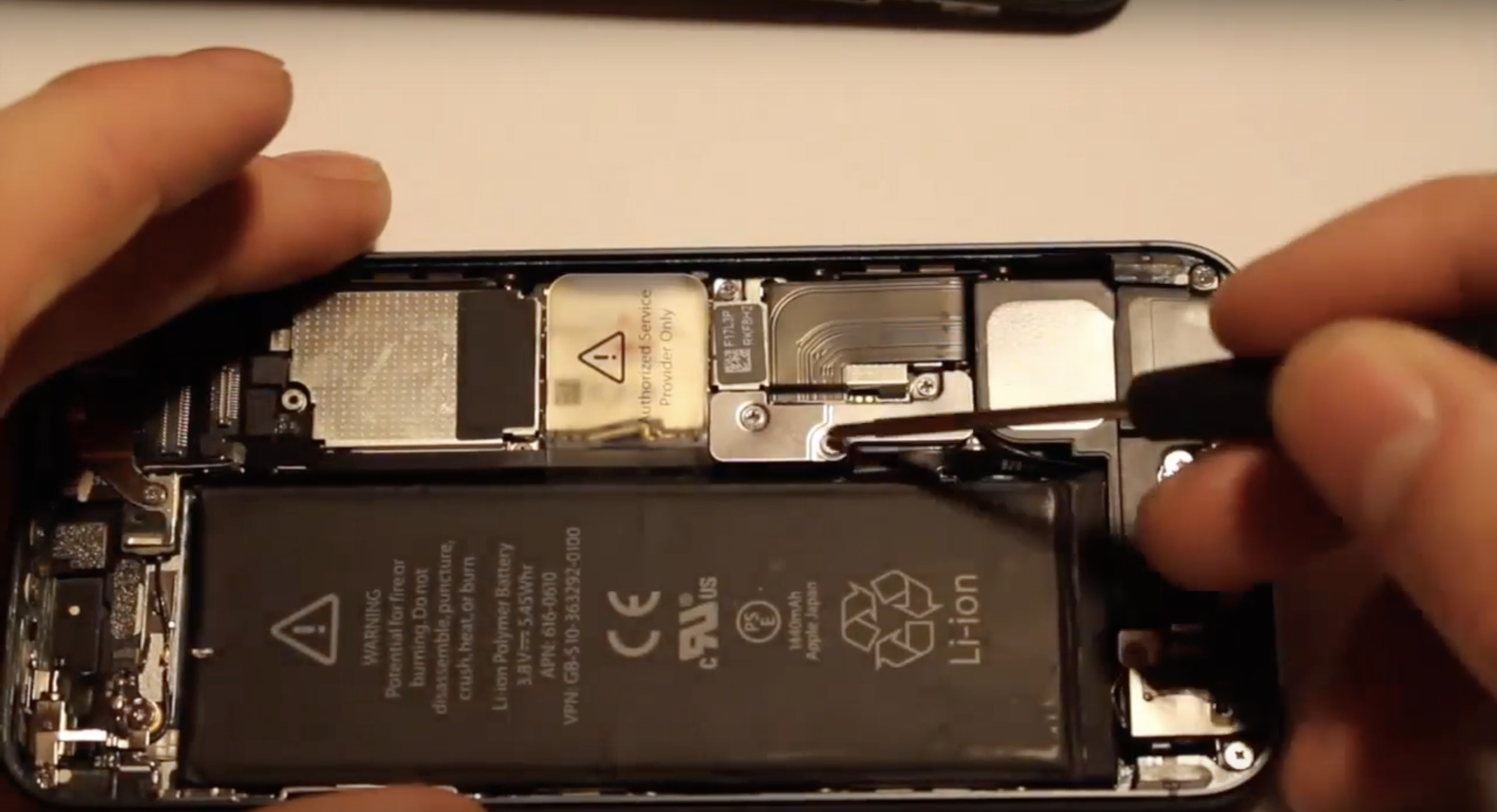 iphone5_battery_replacement_5.png