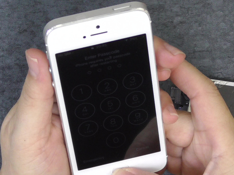 iphone5scrackedscreen11.jpg