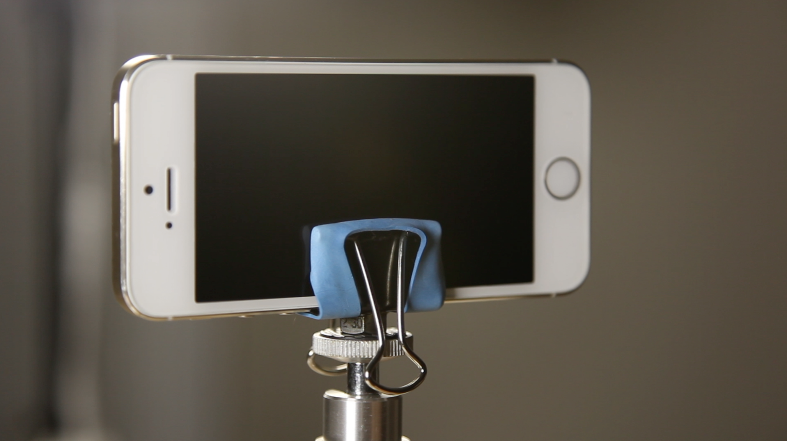 iphone_tripod_mount_01.png