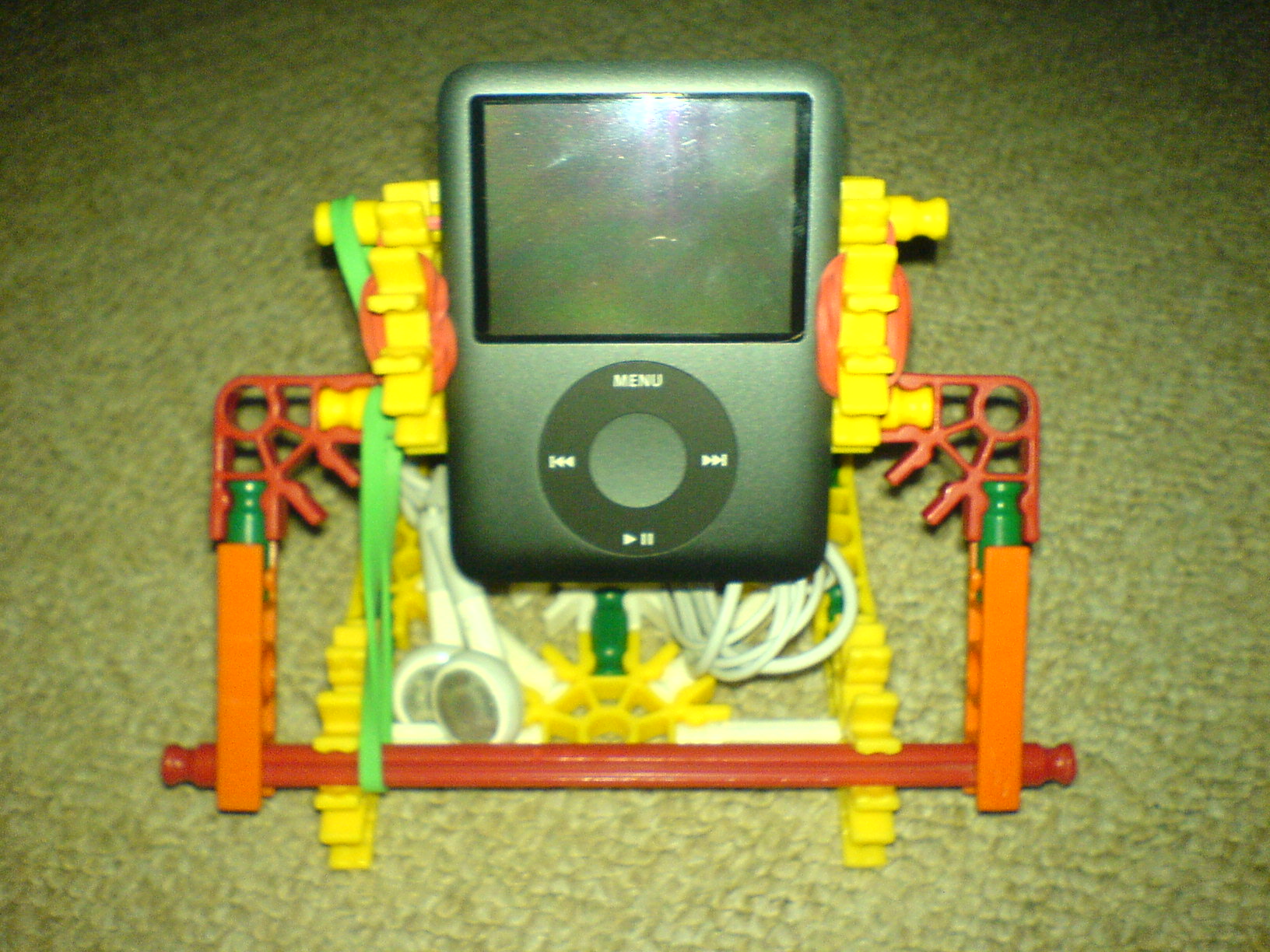 ipod stand 001.jpg