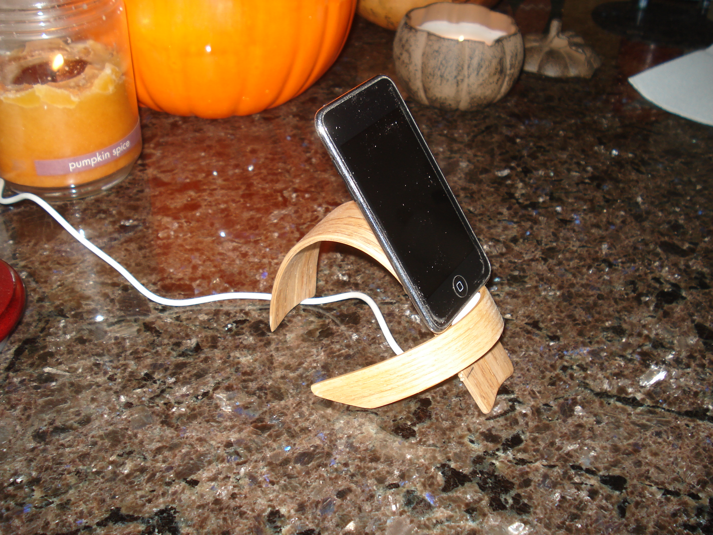 ipod stand.JPG