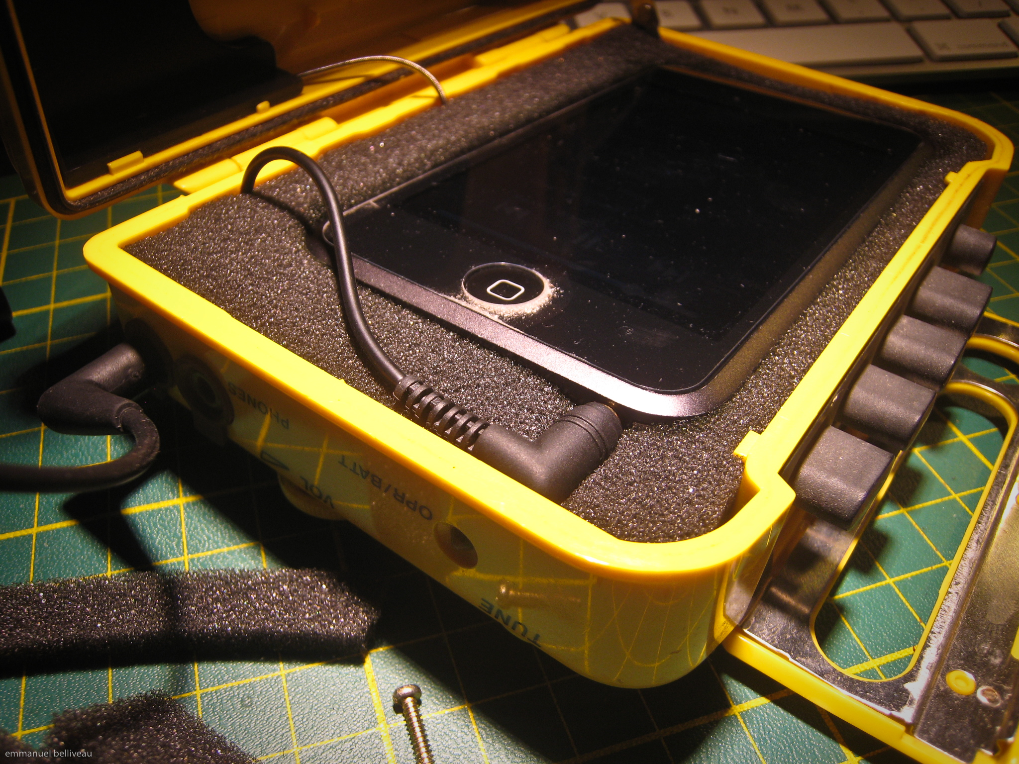 ipodwalkman-0607.jpg