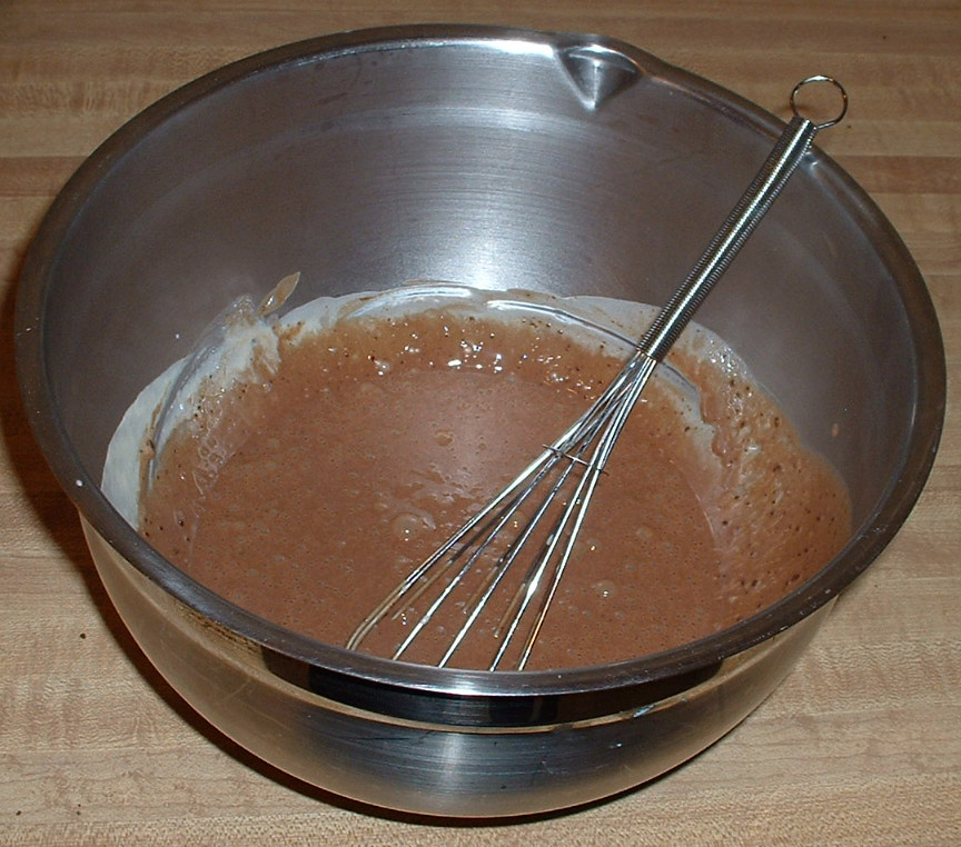 k08_potsDeCremeChocolateWhisk.jpg