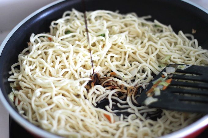 kaonashiyakisoba3839.jpg