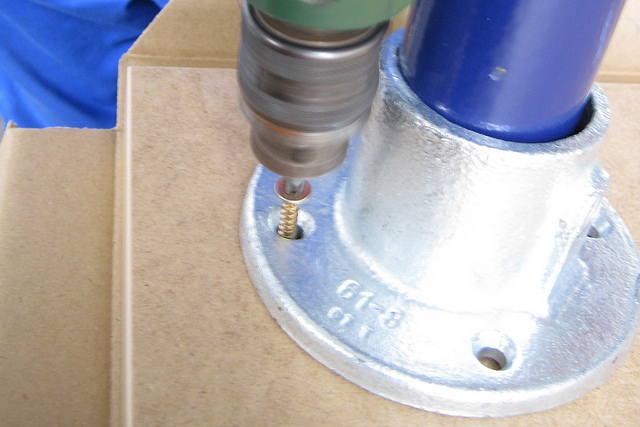 kee-klamp-flanges-table.jpg