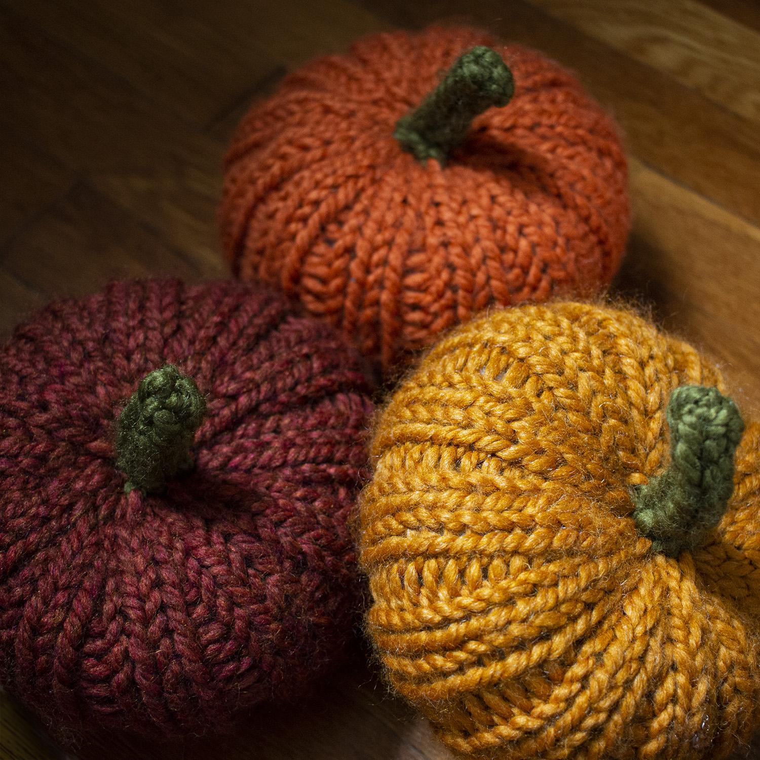 knit_pumpkins_group.jpg