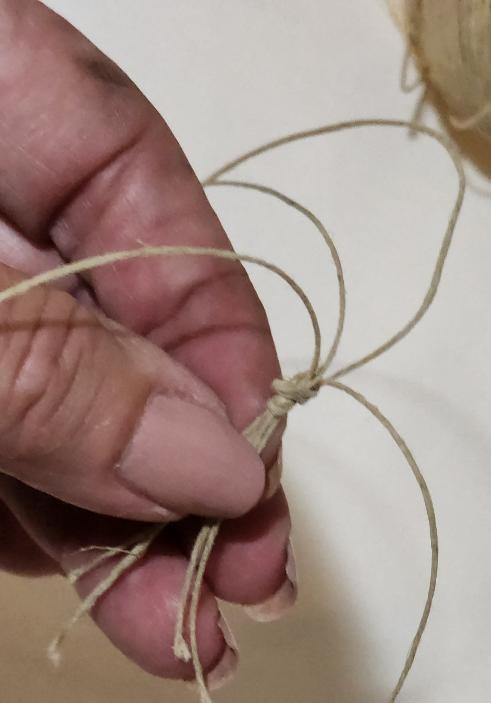 knot in bottm string last.jpg