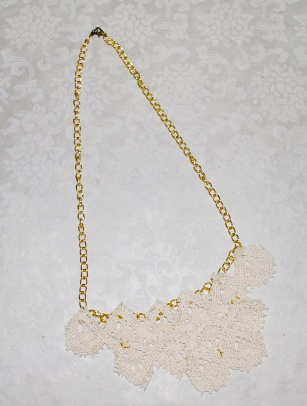 lace necklace complete.jpg