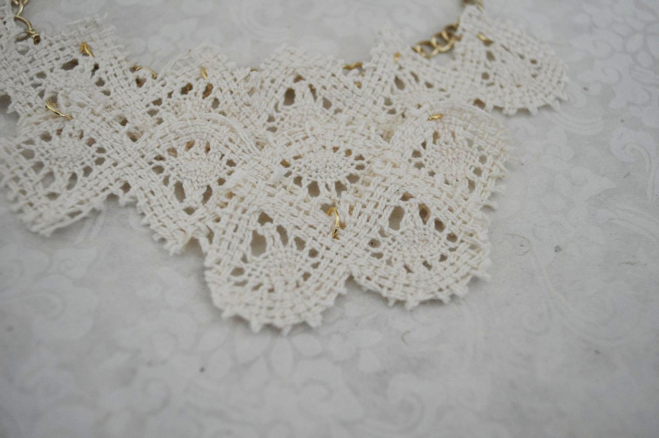 lace necklace jump ring connections.jpg