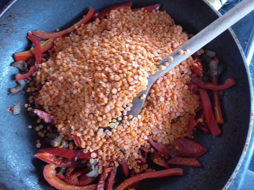 lentil chilli add lentils.JPG