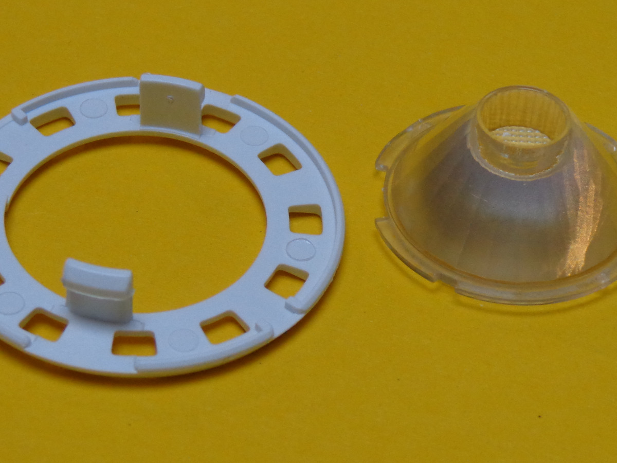 low-energy-slide-projector-led-lamp-leftovers-cc-by-openproducts-2018.jpg