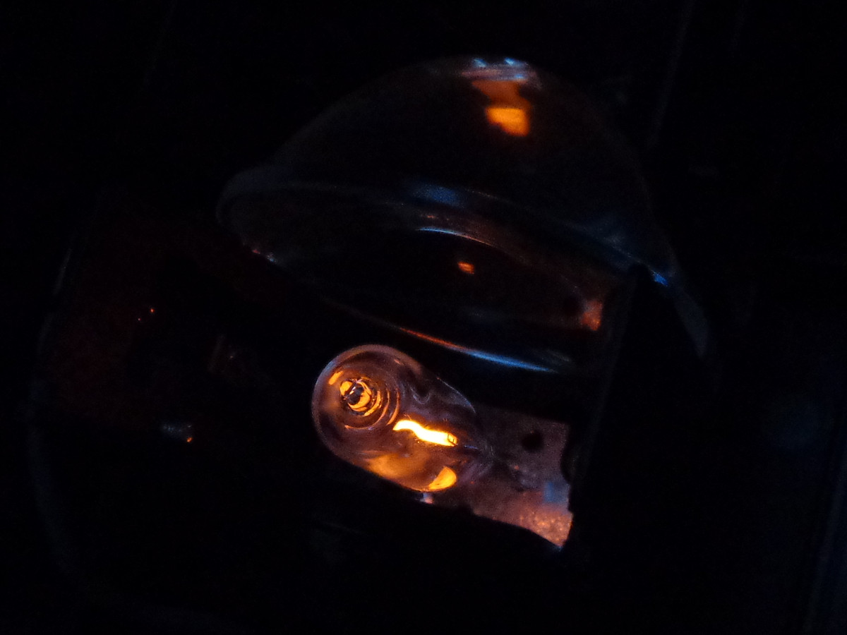low-energy-slide-projector-original-lamp-fading-cc-by-openproducts-2018.jpg