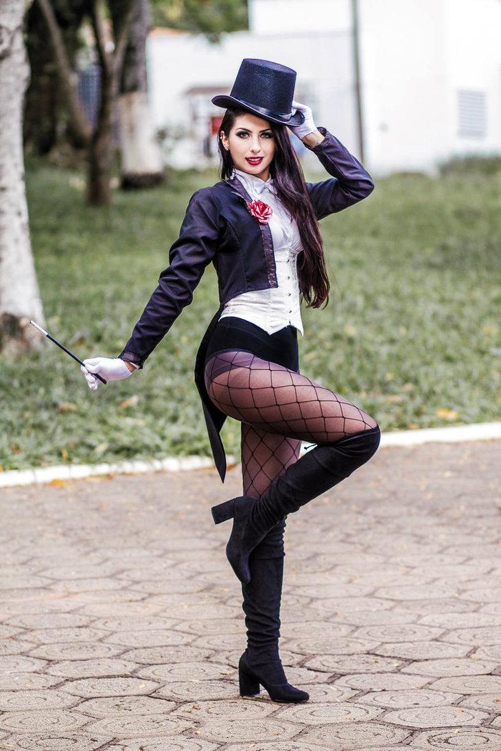 luna_gabriella_as_zatanna_zatara_by_lunagabriella-daqxu4b.jpg