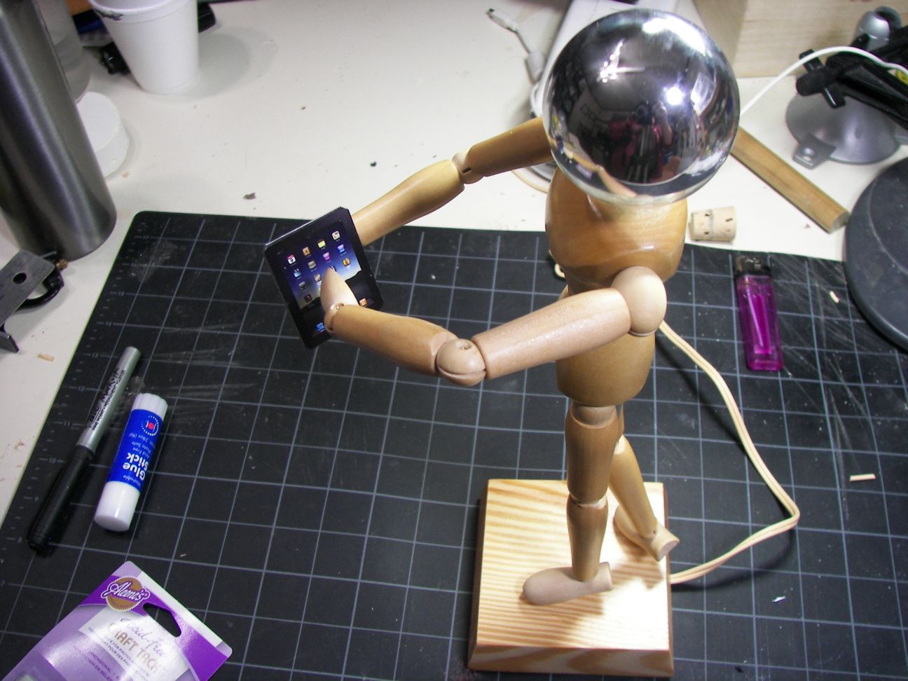 manikin lamp build C 012.jpg