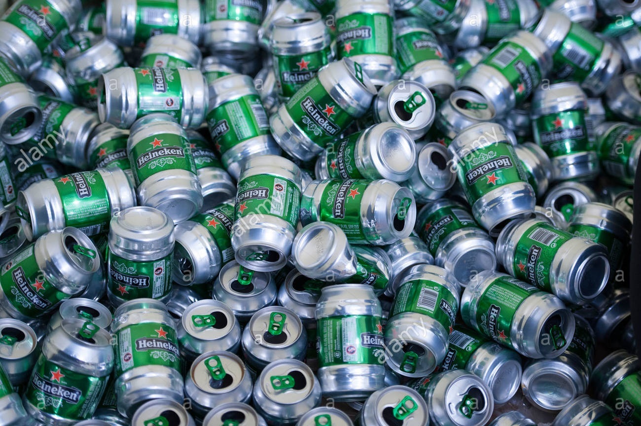 many-empty-beer-cans-heineken-brand-DBE0KY.jpg