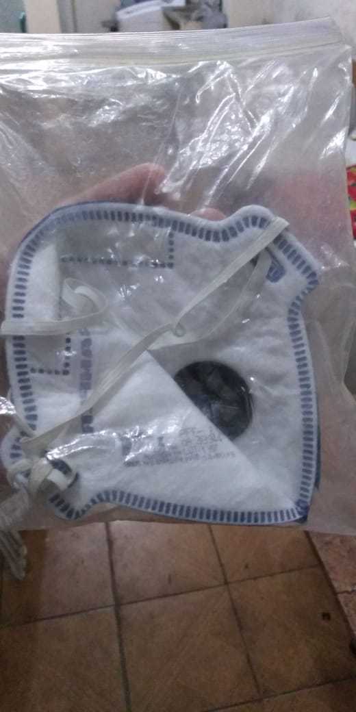 mask_inside_sealed_ziploc_bag.jpg