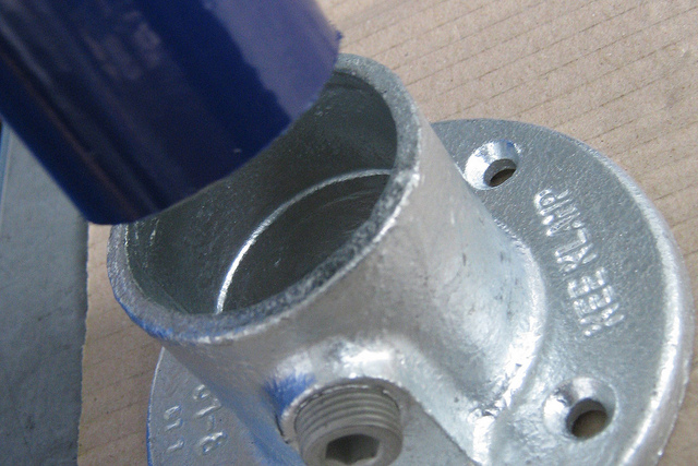 metal-pipe-legs.jpg