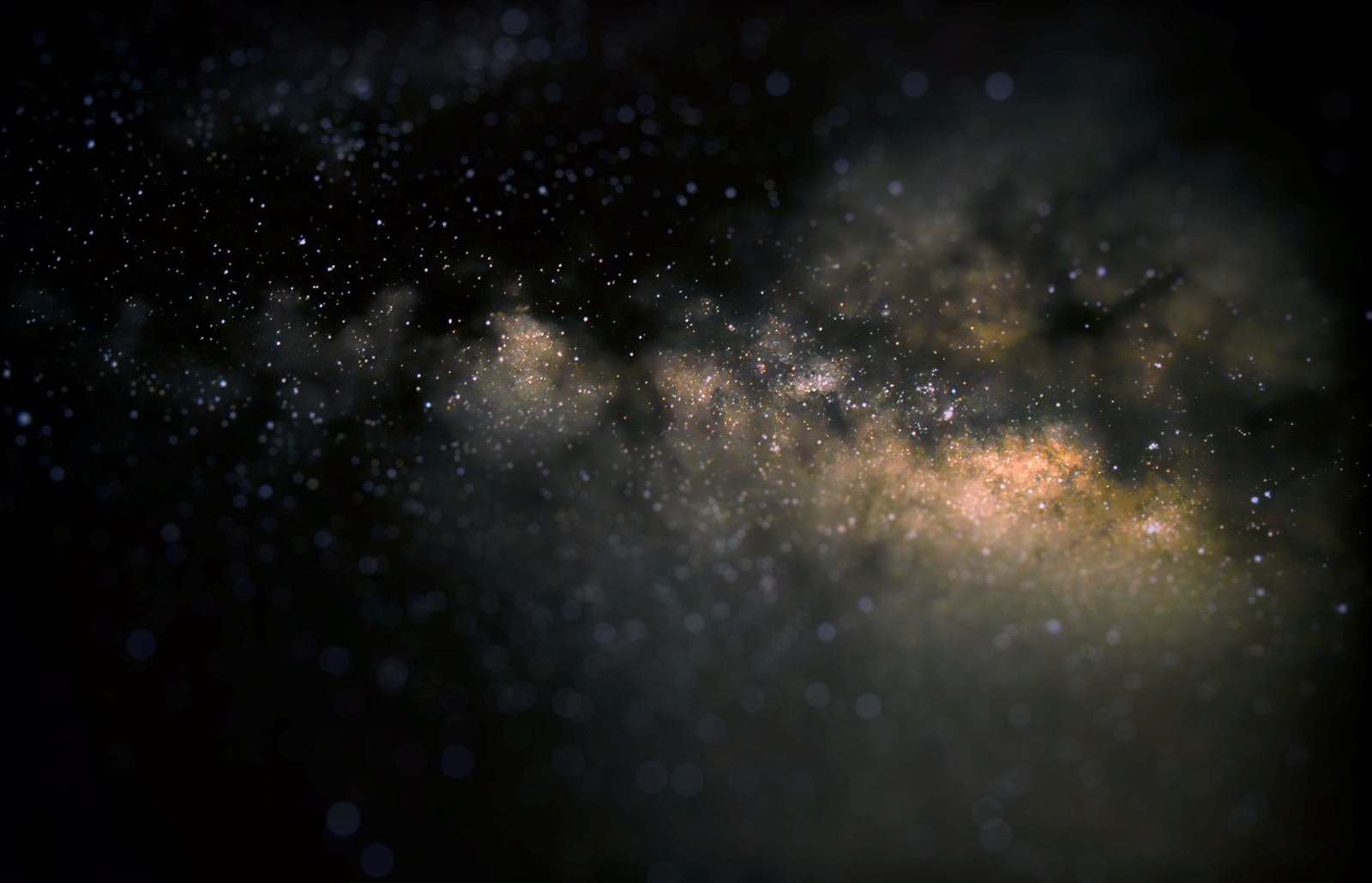 milkyway-tilt-shift-bokeh-1600x1030.png