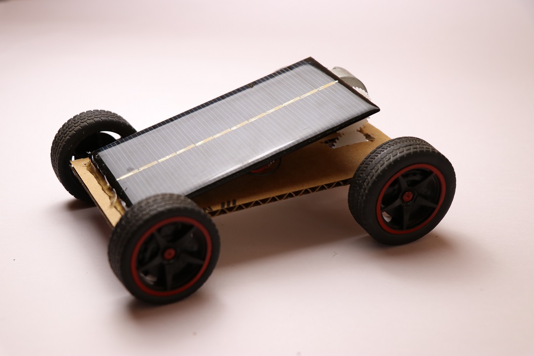 mini solar car.JPG